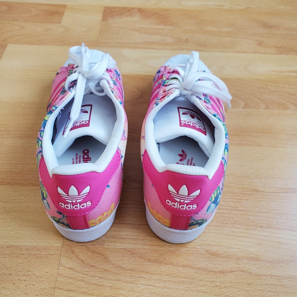 Shoes - Picture 3 of 4